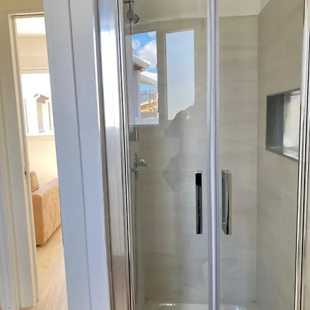 Self Check-in Apartment: Shuttle Stop & Scooter *