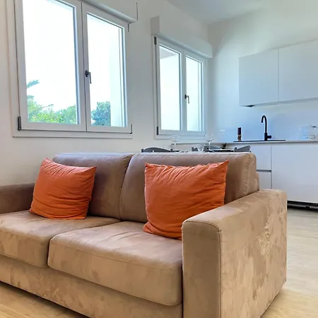 Self Check-in Apartment: Shuttle Stop & Scooter